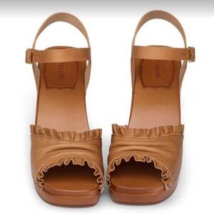 Nordstrom Swedish Hasbeens NWT Ruffle Vintage Inspired Tan Clog Sandal best 🌈❤️